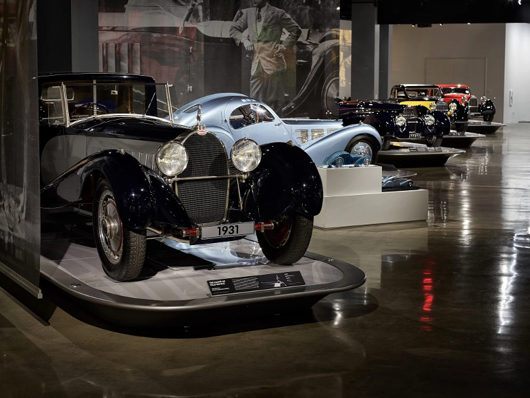 [تصویر:  The-Art-of-Bugatti-3.png]
